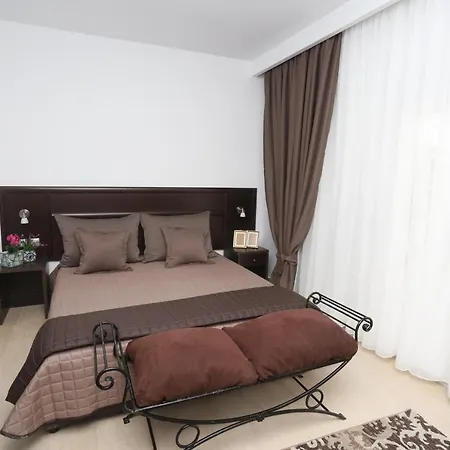 Philoxenia Boutique &